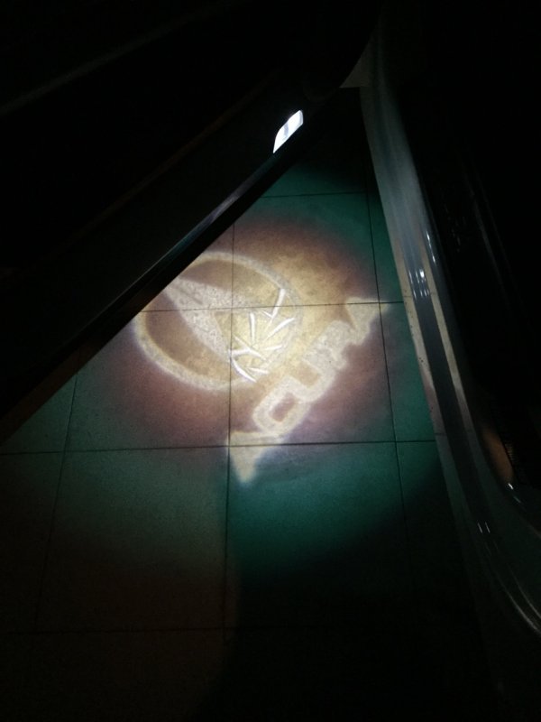 Acura RDX (1G) Светящийся логотип ACURA в двери.